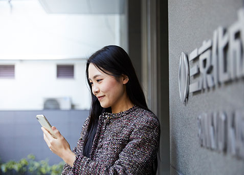 どうすればユーザーの役に立ち、会社の利益にもつながるかを考えています。